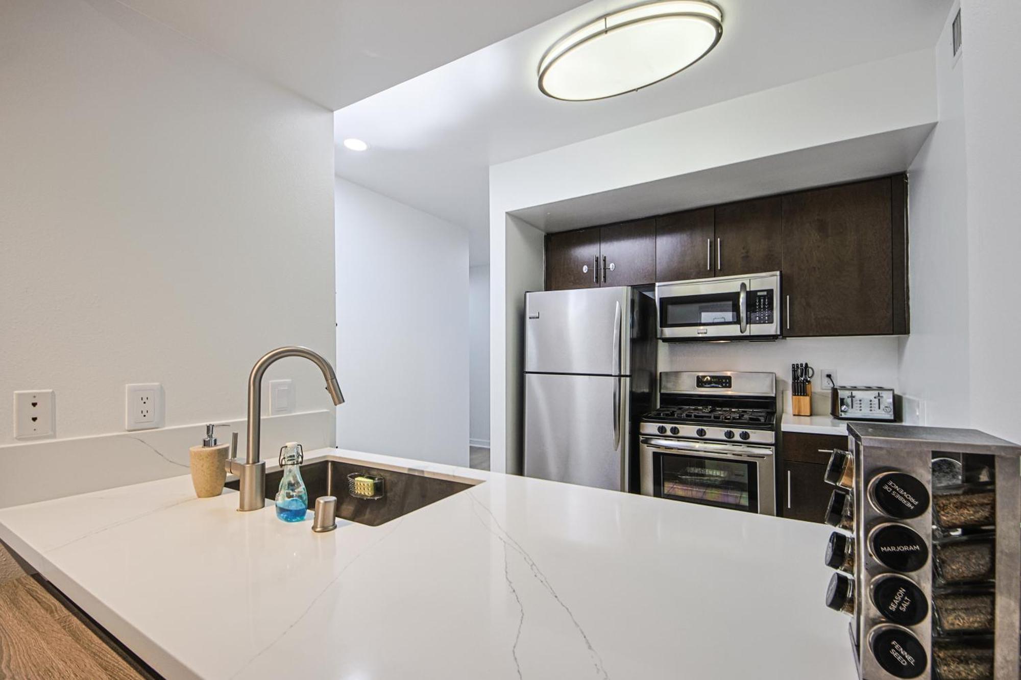 The Carlton- Modern-Luxury 2 Master Suites In Hrt Of Sm Steps To Ocean Ave Los Ángeles Exterior foto